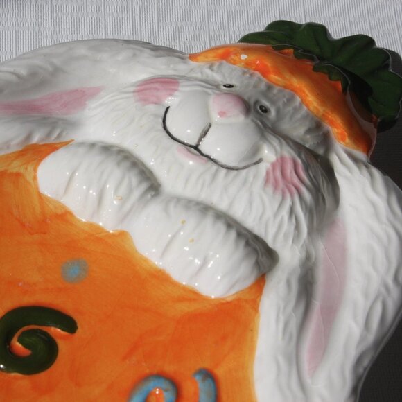 RETRO EASTER BUNNY PLATE DISPLAY TRAY CARROT HBC 💚❤️💛💙 - Picture 2 of 5